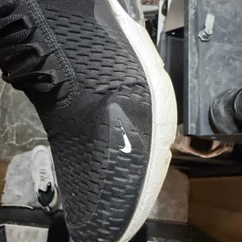 Sneaks Up Mağazasında Nike Air 270 Ayakkabının Defekti Ve Müşteri Hizmetindeki İlgisizlik