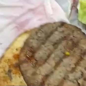 Burger King Bayat, Bekletilmiş Kokuyor