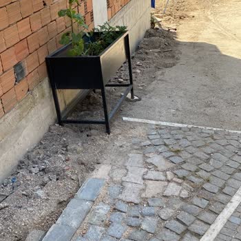 Narlı Mahallesi 23. Sokakta Bozulmuş Yol Kaplaması Ve Güvenlik Endişesi