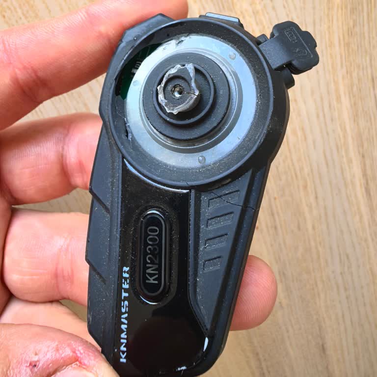 Knmaster Kn2300 İçin Kırılan Tekerlek Ve Dış Kabuk Parçaları Talebi