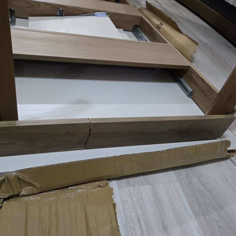 Eymense Mobilya Kırık Masa Parçası Gönderilmedi, Müşteri Hizmetleri Oyalıyor