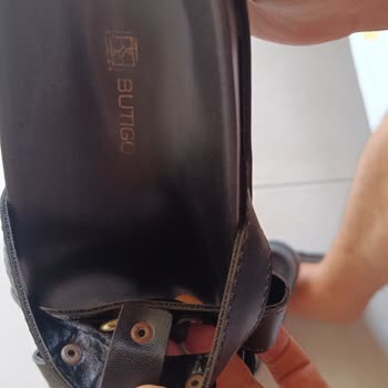 Zımbalı Terlikte Pas Sorunu Ve Mağaza İnceleme Kararına Tepki