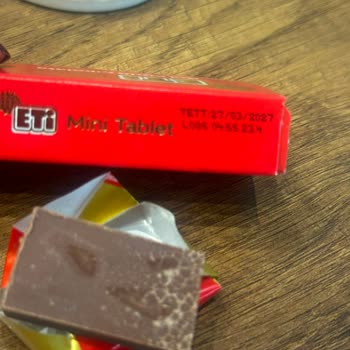Eti Mini Tablet Bol Sütlü Çikolata Üzerinde Beyazlama Gözlemlendi