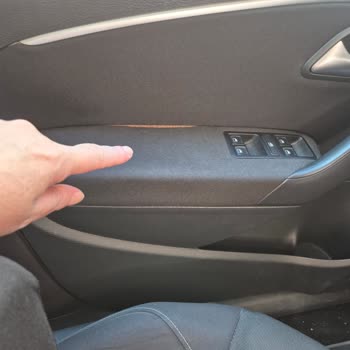 Volkswagen Polo 2017 Tavan Döşemesi Ve Kapı Kaplamalarındaki Ayıplı Mal Sorunu