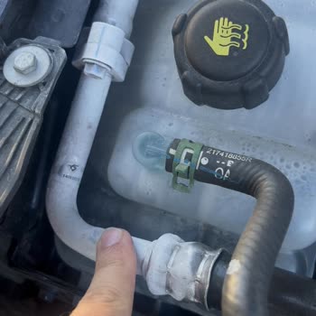 Renault Bayhan Servisinde Klima Arızası Nedeniyle 8 Saat Bekleme Ve 3000 TL Masraf