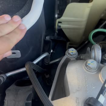 Renault Bayhan Servisinde Klima Arızası Nedeniyle 8 Saat Bekleme Ve 3000 TL Masraf