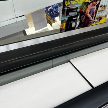 Metro Market Güneşli Şubesinde Yürüyen Merdiven Çatısında Su Sızıntısı Güvenlik Riski