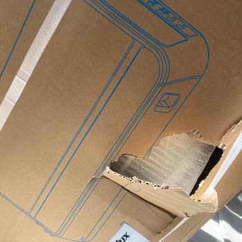 Hasarlı Koliyle Teslim Edilen Mobil Klima İçin Hemen Değişim Talebi