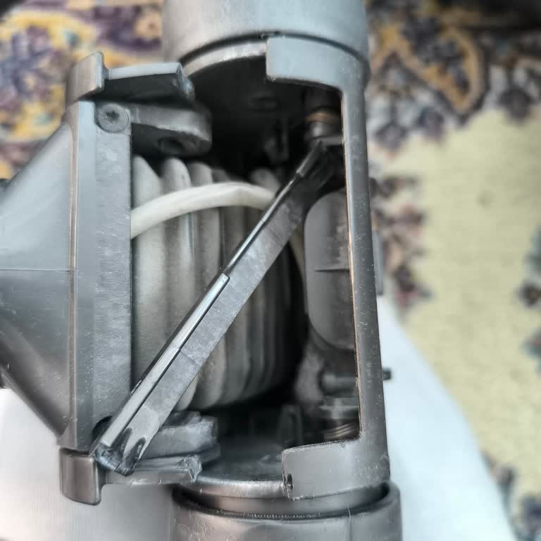 Dyson Süpürge Başlığının Tekrarlayan Kırılması Sebebiyle Ücretsiz Garanti Değişimi Reddedildi