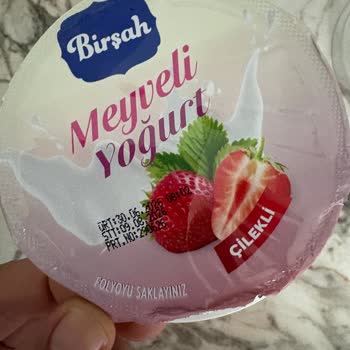 A101 Birşah Meyveli Yoğurtta Küf Ve Renk Değişikliği