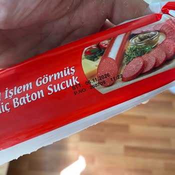 BİM Şubesinde Son Kullanma Tarihi Geçmemiş Sucuk Bozulmuş, Sağlık Riski Ve Koku Sorunu
