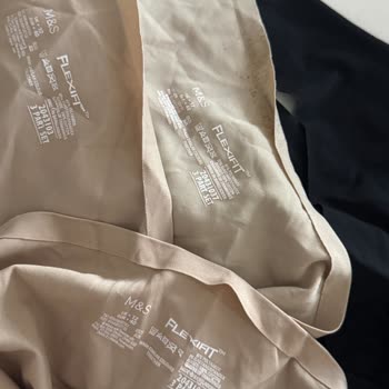 Marks & Spencer Mağazasındaki Defolu Külotların Sadece Değişimi Talebi