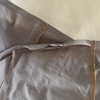 Marks & Spencer Mağazasındaki Defolu Külotların Sadece Değişimi Talebi