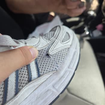 Adidas Ayakkabısının Kısa Sürede Yırtılması Ve Haksız Kullanıcı Hatası İddiası