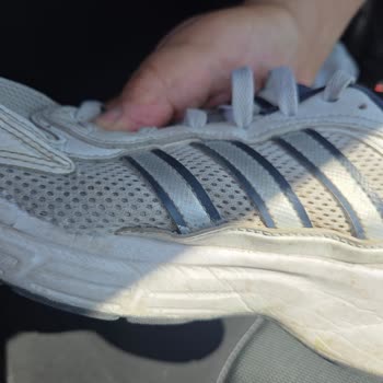 Adidas Ayakkabısının Kısa Sürede Yırtılması Ve Haksız Kullanıcı Hatası İddiası