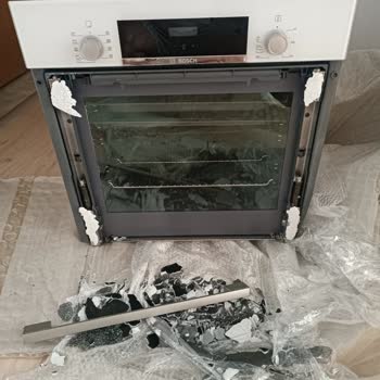 Horoz Lojistik'te Kırık Fırın Camı Ve Cevapsız Müşteri Hizmetleri
