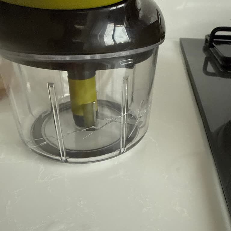 Tefal Buz Kırıcı Haznesinin Kısa Sürede Çatlaması Ve Yedek Parça Yokluğu