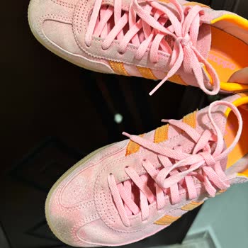 Renk Atması Ve Kumaş Tiftiklenmesi Nedeniyle Ayıplı Adidas Spezial Ayakkabı Şikayeti