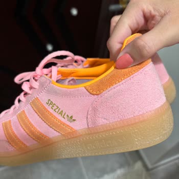 Renk Atması Ve Kumaş Tiftiklenmesi Nedeniyle Ayıplı Adidas Spezial Ayakkabı Şikayeti