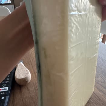 Torku Tam Yağlı Tost Peyniri Paketi Açılmadan Küflenmiş Ve Sağlık Endişesi