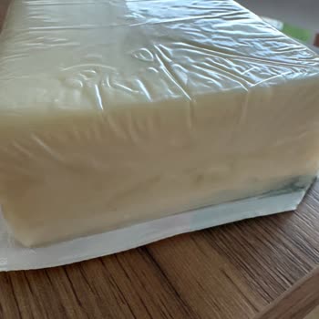 Torku Tam Yağlı Tost Peyniri Paketi Açılmadan Küflenmiş Ve Sağlık Endişesi
