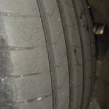 İki Yıl Önce Alınan Hankook Lastiklerde Derin Çatlaklar Ve Ücretsiz Değişim Talebi