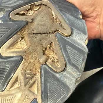 Skechers Ayakkabının Tek Tabanı Yırtıldı, Üretim Hatası Şikayeti
