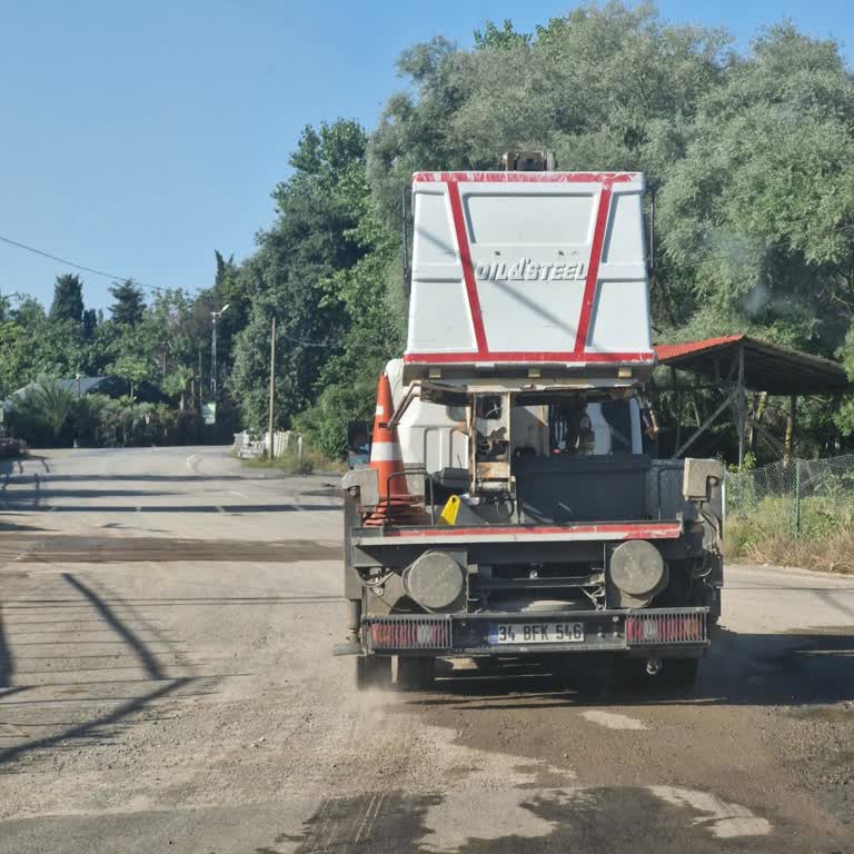 Şile Mahallesinde Aşırı Hızlı Kamyonun Yol Hakkını İhlali