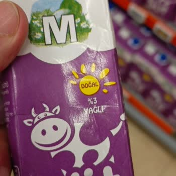 Migros Zeytinburnu Mağazasında Tarihi Geçmiş Sütler