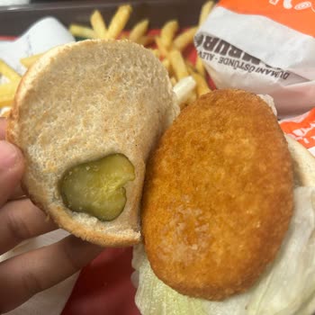 Burger King Avcılar Şubesinde Malzeme Eksikliği Ve Sert Ekmek Şikayeti
