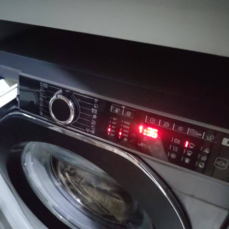 Hoover Çamaşır Makinesinin Tekrarlayan Program Şalteri Arızası Ve Servis Fişi Talebi