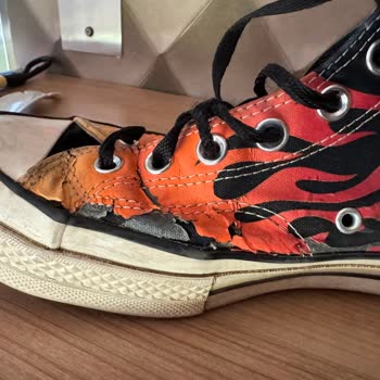 Converse Chuck 70 Fire Ayakkabısının Altı Ayda Parçalanması Ve İade Talebi
