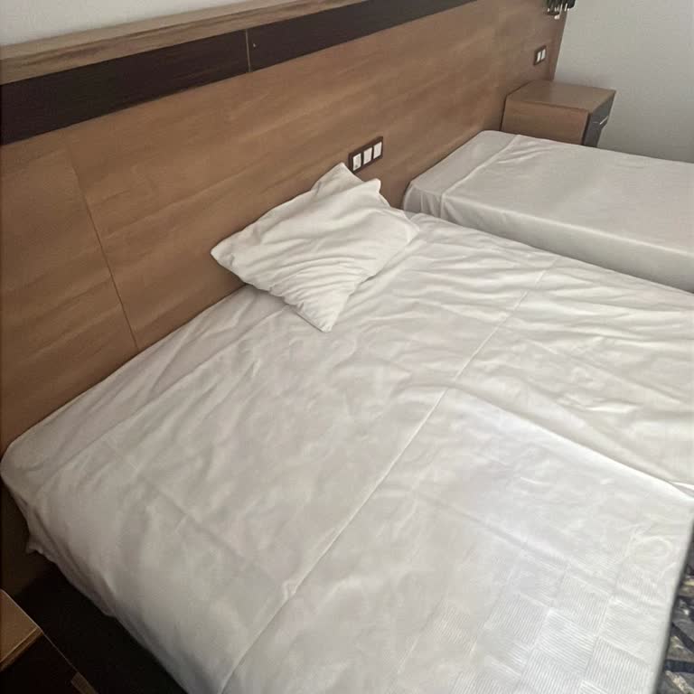 Royal Beach Otel'de Buzdolabı Ve Kasa Olmadığı İçin Mağduriyet