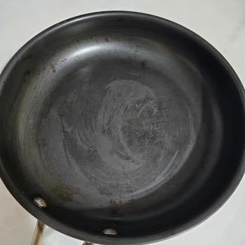 Karaca Tava Seti 4 Ayda Çizik Ve Yapışkan, Değişim Talebi