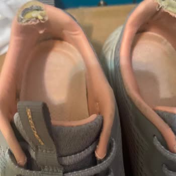 Skechers Ayakkabının İç Astarı Hızla Yırtıldı, Garanti Reddi