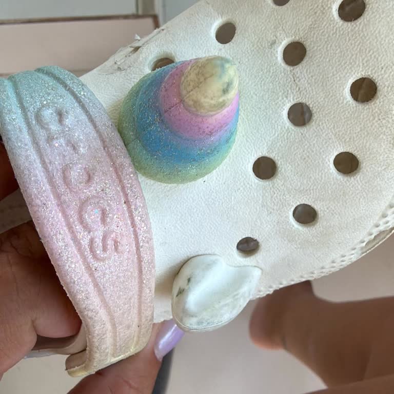 Unicornlu Crocs Terliğinde Kısa Sürede Bozulma Ve Uzayan Değişim Süreci