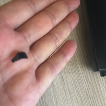 Saloni Mobilya Sandalyelerde Boya Soyulması Ve Geri Dönüş Yok