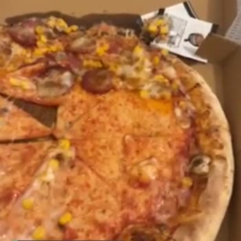 Yemeksepeti Pizza Dağılmış Geldi