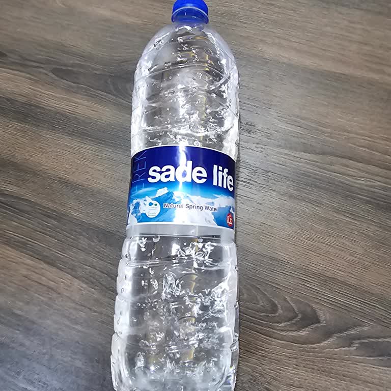 Mazot Kokulu Sade Life Su Şişesi Sağlık Sorunu Oluşturdu