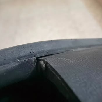 Kısa Sürede Çatlayan Sandalet Ve Mağaza Bulunmaması Nedeniyle Kargo İade Talebi