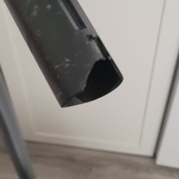 Miele Blizzard Süpürge Tutma Kolu Kırıldı, Yedek Parça Fiyatı Aşırı Yüksek