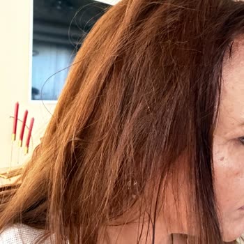 Saloon Oğuzhan Bosna Saç Renk Uyumsuzluğu Ve Pos Cihazı Olmadan Zorunlu Nakit Ödeme