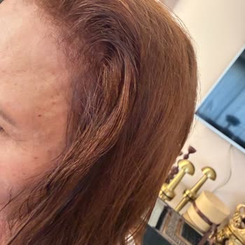 Saloon Oğuzhan Bosna Saç Renk Uyumsuzluğu Ve Pos Cihazı Olmadan Zorunlu Nakit Ödeme