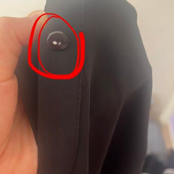 Defolu Gömlek Değişim İstendi, Fiyat Artışı Nedeniyle Reddedildi
