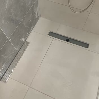 Banyodaki Su Sızıntısı, Kapı Problemleri Ve İnternet Kesintisi: Acil Çözüm Talebi