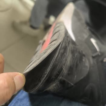 Nike Air 270 Ayakkabısının Tabanı Hızla Aşındı, Garanti Ve Değişim Talebi