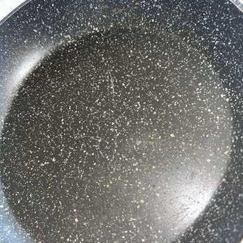 Bio Granit Tava Kaplaması Kısa Sürede Çöktü, Sağlık Riski Oluştu