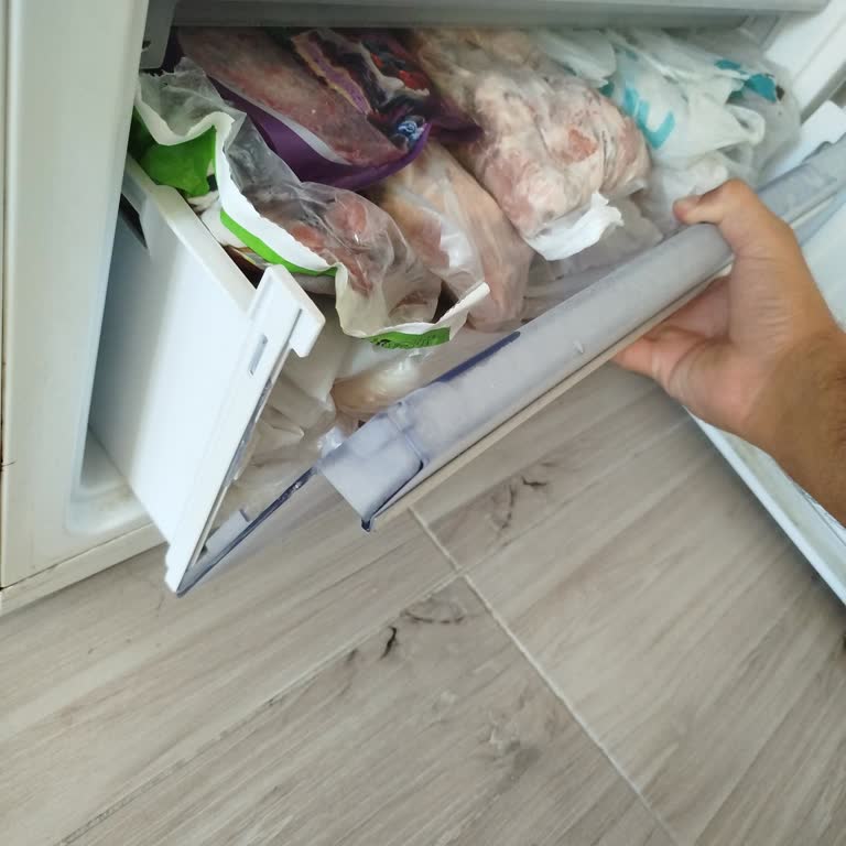 Beko Buzdolabının Çekmecesi Aniden Kırıldı Ve Ücretsiz Yedek Parça Talebi