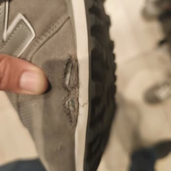 Az Kullanılmış New Balance 574 Ayakkabıda Yırtık, Faturasız Değişim Reddedildi