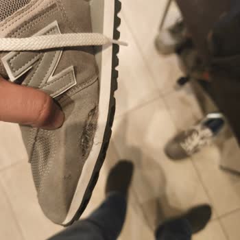Az Kullanılmış New Balance 574 Ayakkabıda Yırtık, Faturasız Değişim Reddedildi